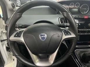 Lancia Ypsilon 0.9 Twin Air Gold MTA 63 kW (85 CV)