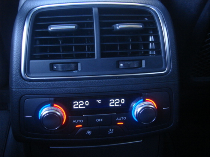 AudiRS6 Avant 4.0 TFSI quattro 309 kW (420 CV) tiptronic Vehículo usado en Barcelona - 13 AudiRS6 Avant 4.0 TFSI quattro 309 kW (420 CV) tiptronic Vehículo usado en Barcelona - 13