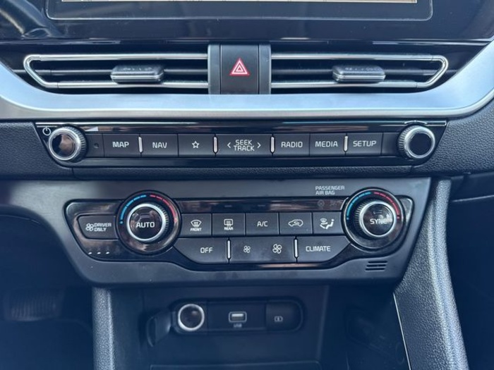 KiaNiro 1.6 GDi HEV Drive 104 kW (141 CV) Vehículo usado en Barcelona - 18 KiaNiro 1.6 GDi HEV Drive 104 kW (141 CV) Vehículo usado en Barcelona - 18