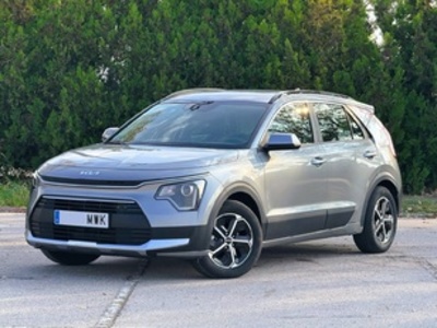 Kia Niro 1.6 GDi HEV Drive 95 kW (129 CV) Kia Niro 1.6 GDi HEV Drive 95 kW (129 CV)