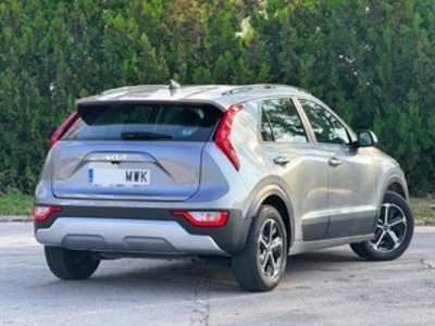 Kia Niro 1.6 GDi HEV Drive 95 kW (129 CV) Kia Niro 1.6 GDi HEV Drive 95 kW (129 CV)