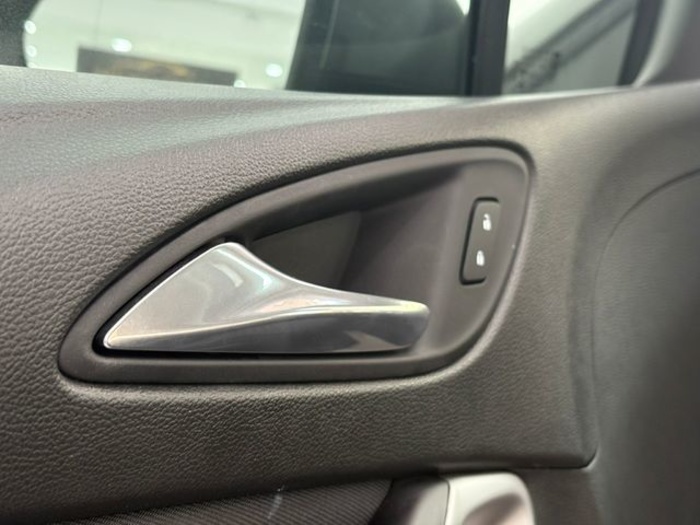 OpelAstra 1.2 Turbo S&S Design & Tech 81 kW (110 CV) Vehículo usado en Barcelona - 26 OpelAstra 1.2 Turbo S&S Design & Tech 81 kW (110 CV) Vehículo usado en Barcelona - 26