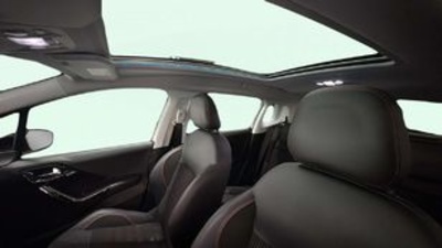 Peugeot 2008 PureTech 130 S&S GT Line 96 kW (130 CV) Peugeot 2008 PureTech 130 S&S GT Line 96 kW (130 CV)