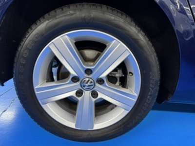 Volkswagen Golf Advance 1.4 TSI BMT 92 kW (125 CV) Volkswagen Golf Advance 1.4 TSI BMT 92 kW (125 CV)