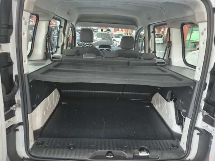 RenaultKangoo Combi Profesional N1 Energy dCi 66 kW (90 CV) Vehículo usado en Barcelona - 5 RenaultKangoo Combi Profesional N1 Energy dCi 66 kW (90 CV) Vehículo usado en Barcelona - 5