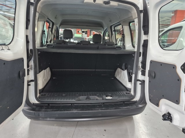 RenaultKangoo Combi Profesional N1 Energy dCi 66 kW (90 CV) Vehículo usado en Barcelona - 6