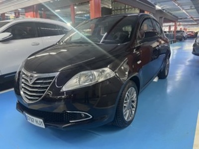 Lancia Ypsilon 1.2 Gold Evo II 51 kW (69 CV) Lancia Ypsilon 1.2 Gold Evo II 51 kW (69 CV)