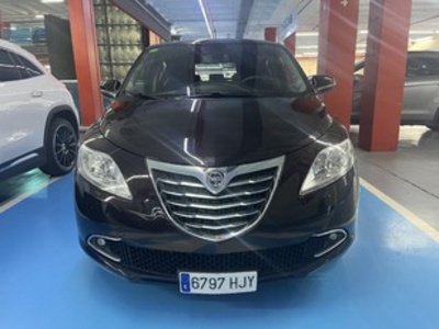 Lancia Ypsilon 1.2 Gold Evo II 51 kW (69 CV) Lancia Ypsilon 1.2 Gold Evo II 51 kW (69 CV)