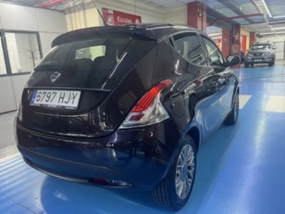 Lancia Ypsilon 1.2 Gold Evo II 51 kW (69 CV) Lancia Ypsilon 1.2 Gold Evo II 51 kW (69 CV)