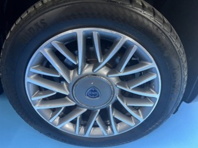 Lancia Ypsilon 1.2 Gold Evo II 51 kW (69 CV) Lancia Ypsilon 1.2 Gold Evo II 51 kW (69 CV)