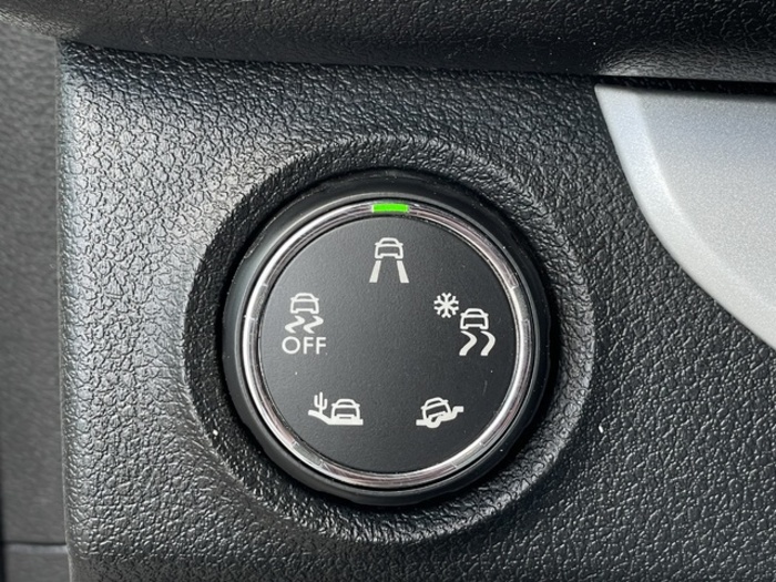 ToyotaProace Verso Shuttle 2.0D Medio ACT+ Auto 130 kW (177 CV) Vehículo usado en Barcelona - 3 ToyotaProace Verso Shuttle 2.0D Medio ACT+ Auto 130 kW (177 CV) Vehículo usado en Barcelona - 3