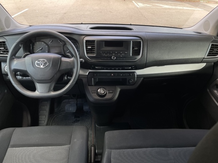 ToyotaProace Verso Shuttle 2.0D Medio ACT+ Auto 130 kW (177 CV) Vehículo usado en Barcelona - 13 ToyotaProace Verso Shuttle 2.0D Medio ACT+ Auto 130 kW (177 CV) Vehículo usado en Barcelona - 13