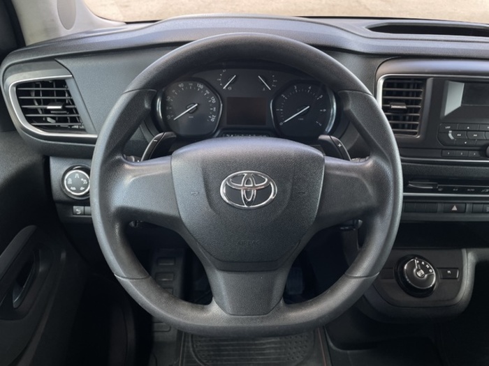 ToyotaProace Verso Shuttle 2.0D Medio ACT+ Auto 130 kW (177 CV) Vehículo usado en Barcelona - 14 ToyotaProace Verso Shuttle 2.0D Medio ACT+ Auto 130 kW (177 CV) Vehículo usado en Barcelona - 14