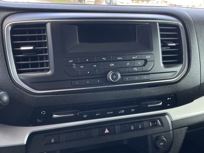 ToyotaProace Verso Shuttle 2.0D Medio ACT+ Auto 130 kW (177 CV) Vehículo usado en Barcelona - 17 ToyotaProace Verso Shuttle 2.0D Medio ACT+ Auto 130 kW (177 CV) Vehículo usado en Barcelona - 17