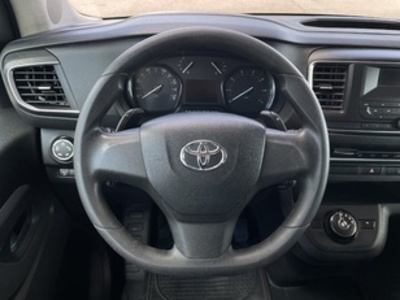 Toyota Proace Verso Shuttle 2.0D Medio ACT+ Auto 130 kW (177 CV) Toyota Proace Verso Shuttle 2.0D Medio ACT+ Auto 130 kW (177 CV)