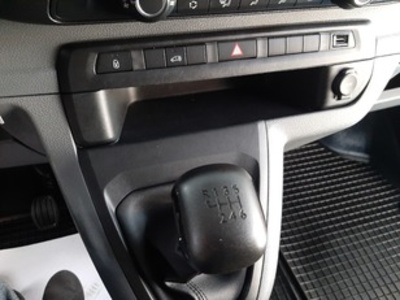 Citroen Jumpy Furgon BlueHDI 120 Talla M Club EAT8 90 kW (122 CV) Citroen Jumpy Furgon BlueHDI 120 Talla M Club EAT8 90 kW (122 CV)