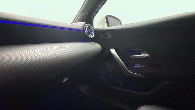 Mercedes-BenzClase A 180 100 kW (136 CV) Vehículo usado en Barcelona - 17