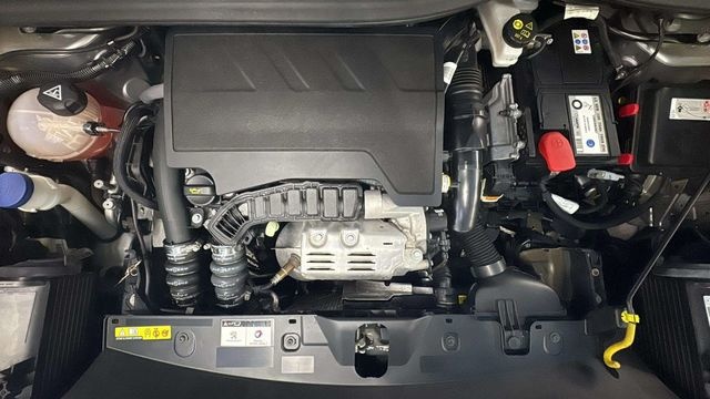 Peugeot2008 Puretech 100 S&S Active 75 kW (100 CV) Vehículo usado en Barcelona - 16