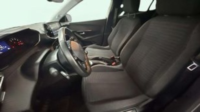 Peugeot 2008 Puretech 100 S&S Active 75 kW (100 CV) Peugeot 2008 Puretech 100 S&S Active 75 kW (100 CV)