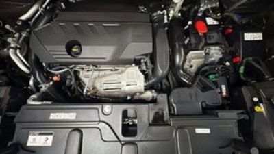 Peugeot 3008 Hybrid 225 Allure Pack e-EAT8 165 kW (225 CV) Peugeot 3008 Hybrid 225 Allure Pack e-EAT8 165 kW (225 CV)