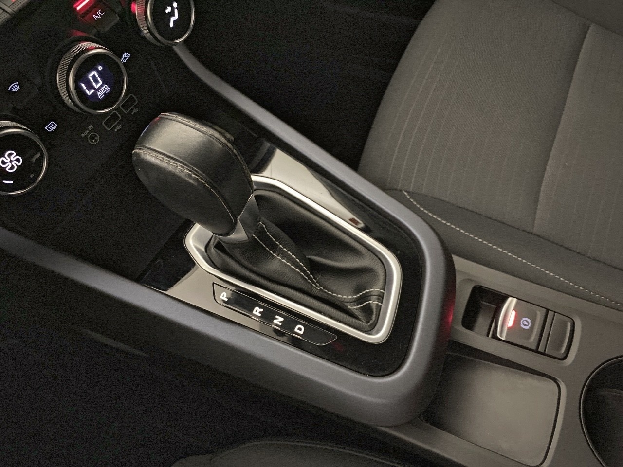 Renault Arkana Intens TCe 103 kW (140 CV) EDC Microhíbrido - 10