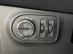 Opel Corsa 1.4 Expression 66 kW (90 CV)