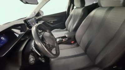 Peugeot 2008 PureTech 130 S&S Allure EAT8 96 kW (130 CV) Peugeot 2008 PureTech 130 S&S Allure EAT8 96 kW (130 CV)