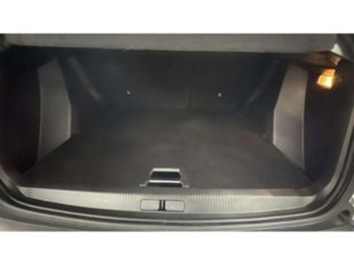 Peugeot 2008 PureTech 130 S&S Allure EAT8 96 kW (130 CV) Peugeot 2008 PureTech 130 S&S Allure EAT8 96 kW (130 CV)