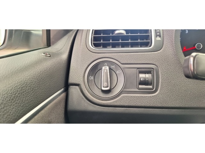 VolkswagenPolo Sport 1.2 TSI BMT 66 kW (90 CV) Vehículo usado en Barcelona - 25 VolkswagenPolo Sport 1.2 TSI BMT 66 kW (90 CV) Vehículo usado en Barcelona - 25