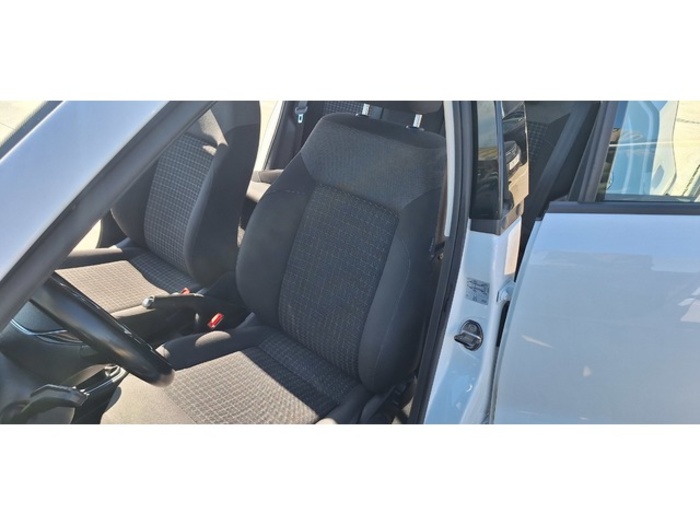 VolkswagenPolo Sport 1.2 TSI BMT 66 kW (90 CV) Vehículo usado en Barcelona - 27 VolkswagenPolo Sport 1.2 TSI BMT 66 kW (90 CV) Vehículo usado en Barcelona - 27