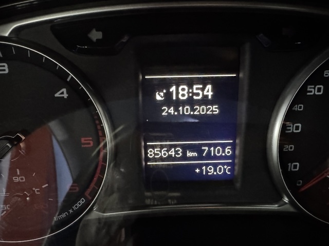 AudiA1 Sportback Adrenalin 1.6 TDI 66 kW (90 CV) S tronic Vehículo usado en Barcelona - 14