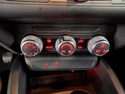 Audi A1 Sportback Adrenalin 1.6 TDI 66 kW (90 CV) S tronic Audi A1 Sportback Adrenalin 1.6 TDI 66 kW (90 CV) S tronic