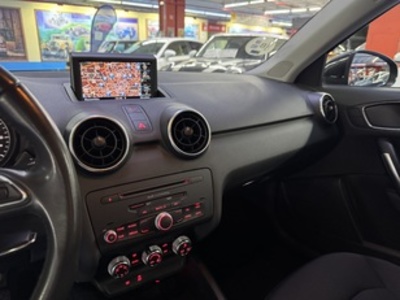 Audi A1 Sportback Adrenalin 1.6 TDI 66 kW (90 CV) S tronic Audi A1 Sportback Adrenalin 1.6 TDI 66 kW (90 CV) S tronic