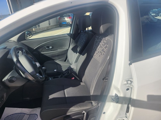 RenaultMegane TCe 115 Dynamique Energy S&S eco2 85 kW (115 CV) Vehículo usado en Barcelona - 10