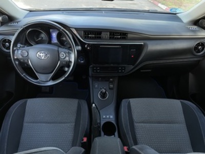 Toyota Auris 140H Hybrid Feel! 100 kW (136 CV) Toyota Auris 140H Hybrid Feel! 100 kW (136 CV)
