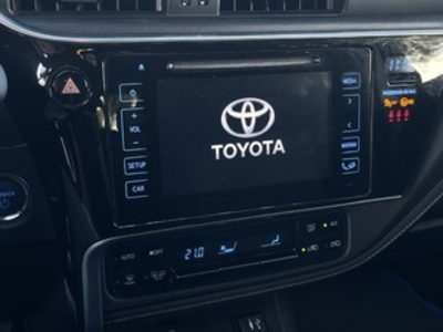 Toyota Auris 140H Hybrid Feel! 100 kW (136 CV) Toyota Auris 140H Hybrid Feel! 100 kW (136 CV)