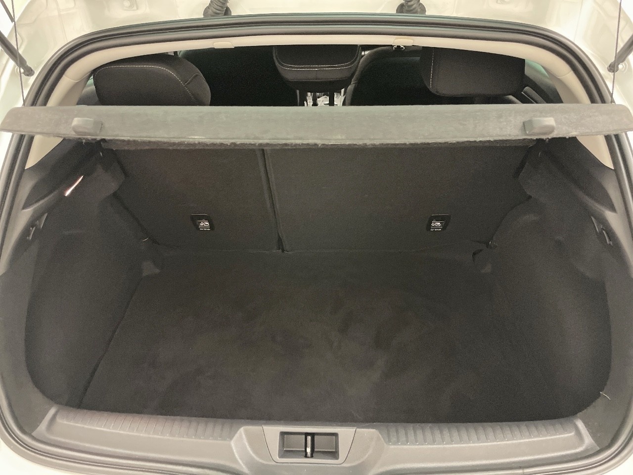 Renault Megane Limited TCe 85 kW (115 CV) GPF - 6