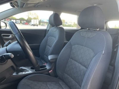 Kia Niro 1.6 GDi HEV Híbrido Emotion 104 kW (141 CV) Kia Niro 1.6 GDi HEV Híbrido Emotion 104 kW (141 CV)