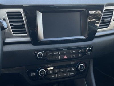 Kia Niro 1.6 GDi HEV Híbrido Emotion 104 kW (141 CV) Kia Niro 1.6 GDi HEV Híbrido Emotion 104 kW (141 CV)