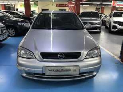 Opel Astra 1.6 Club 62 kW (84 CV) Opel Astra 1.6 Club 62 kW (84 CV)