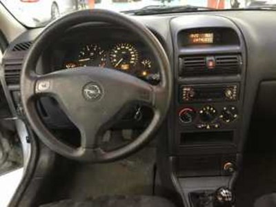 Opel Astra 1.6 Club 62 kW (84 CV) Opel Astra 1.6 Club 62 kW (84 CV)