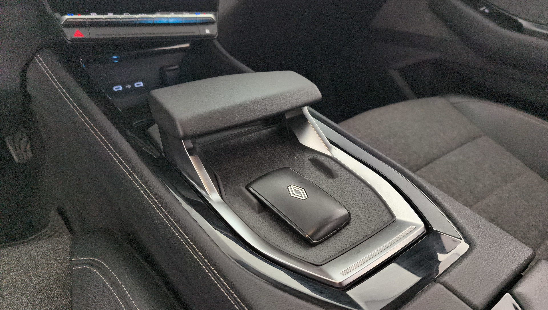 Renault Espace Techno E-Tech full hybrid 147 kW (200 CV) - 23