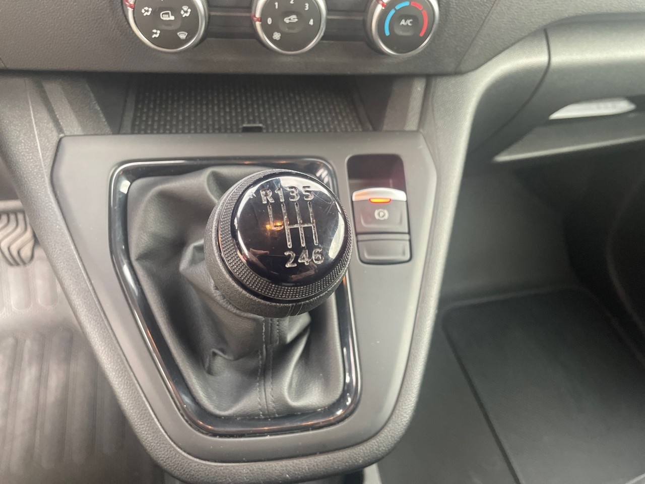 Renault Kangoo Furgon L2 1.5 Blue dCi 70 kW (95 CV) - 10