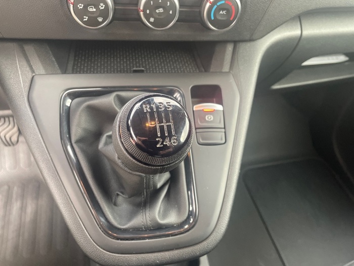 Renault Kangoo Furgon L2 1.5 Blue dCi 70 kW (95 CV) - 10 Renault Kangoo Furgon L2 1.5 Blue dCi 70 kW (95 CV) - 10