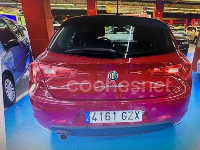 Alfa RomeoGiulietta 1.4 TB Distinctive 88 kW (120 CV) Vehículo usado en Barcelona - 4 Alfa RomeoGiulietta 1.4 TB Distinctive 88 kW (120 CV) Vehículo usado en Barcelona - 4