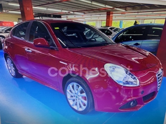 Alfa RomeoGiulietta 1.4 TB Distinctive 88 kW (120 CV) Vehículo usado en Barcelona - 5 Alfa RomeoGiulietta 1.4 TB Distinctive 88 kW (120 CV) Vehículo usado en Barcelona - 5