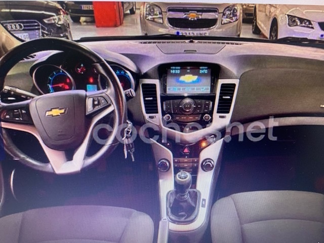 ChevroletCruze 1.6 LT+ Clima 91 kW (124 CV) Vehículo usado en Barcelona - 5 ChevroletCruze 1.6 LT+ Clima 91 kW (124 CV) Vehículo usado en Barcelona - 5