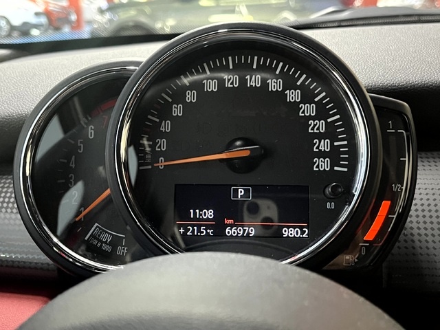 MINIMINI 5 Puertas Cooper 100 kW (136 CV) Vehículo usado en Barcelona - 14