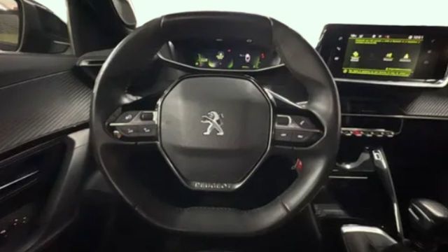 Peugeot2008 PureTech 130 S&S Allure Pack 96 kW (130 CV) Vehículo usado en Barcelona - 12