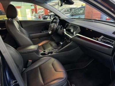Kia Niro 1.6 GDi PHEV Drive 104 kW (141 CV) Kia Niro 1.6 GDi PHEV Drive 104 kW (141 CV)